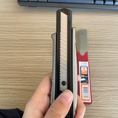 comprar As lâminas de corte versáteis de 18 mm SK2 de aço de alto carbono para várias necessidades de corte Fabricação em linha