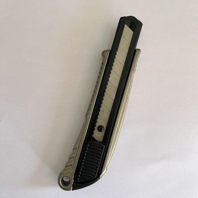 comprar Mecanismo de Bloqueio Facas Utilitárias de 18mm L704 Ferramenta Para Corte Suave e Seguro Fabricação em linha
