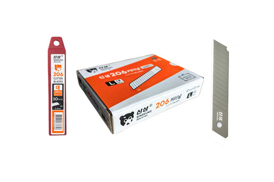 Lâmina de corte de 18 mm com 109 mm de comprimento, ângulo de 60°, 15 segmentos e corpo prateado