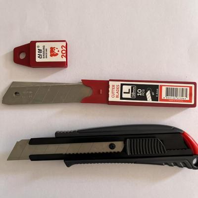 Lâmina de Estilete Utilitária de 18mm e 8 Segmentos com 0,4mm de Espessura